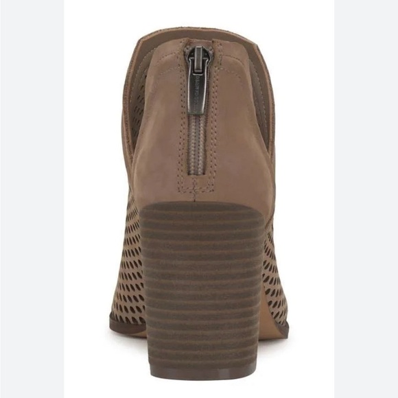 Vince Camuto Women's Katnina Leather Laser Cut Ankle Boots Brand New - Picture 4 of 12